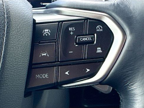 Used 2024 Lexus GX 550 AWD/4WD image 12