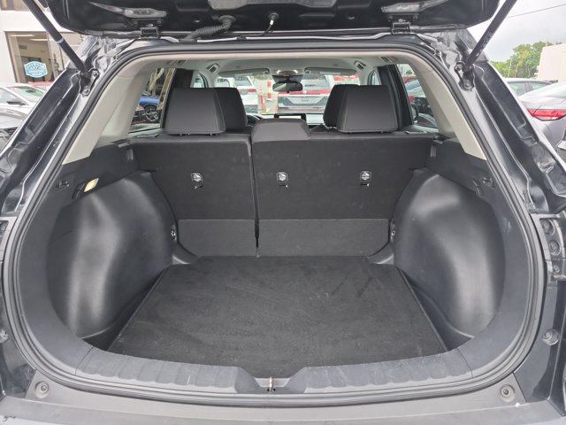 Used 2025 Toyota Corolla Cross LE FWD image 28