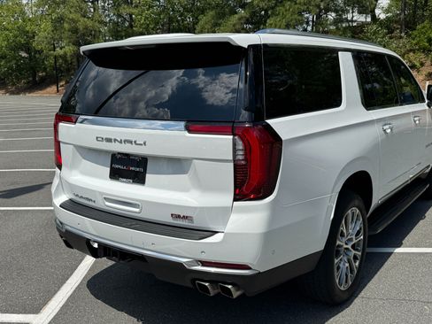 Used 2025 GMC Yukon XL Denali AWD/4WD image 22