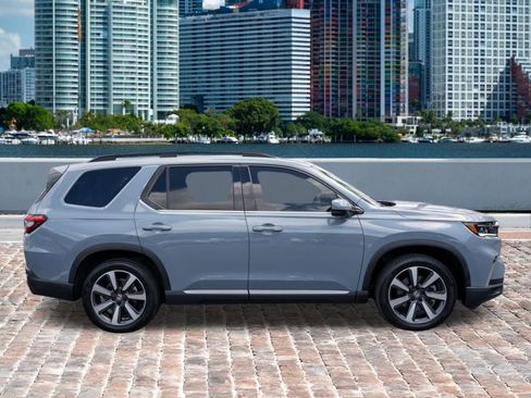 Certified 2024 Honda Pilot Touring image 4