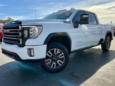 Used 2022 GMC Sierra 2500 AT4 w/ AT4 Premium Plus Package image 3