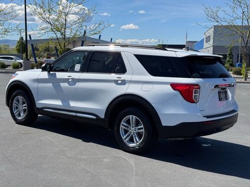 Used 2022 Ford Explorer XLT AWD/4WD image 5