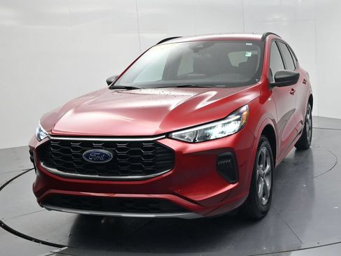 Used 2023 Ford Escape ST-Line AWD/4WD image 3