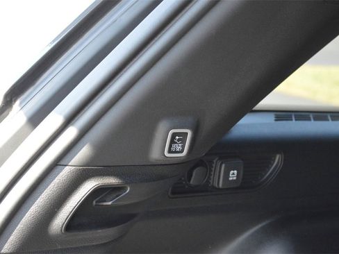 Used 2023 Jeep Grand Cherokee Altitude image 34