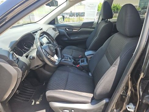 Used 2018 Nissan Rogue SV w/ Premium Package FWD image 23