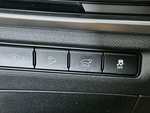 Used 2025 Kia Telluride S FWD image 17