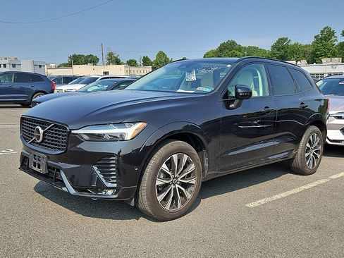 Certified 2024 Volvo XC60 B5 Plus w/ Climate Package AWD/4WD image 3