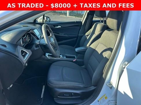 Used 2018 Chevrolet Cruze LT w/ Convenience Package image 14