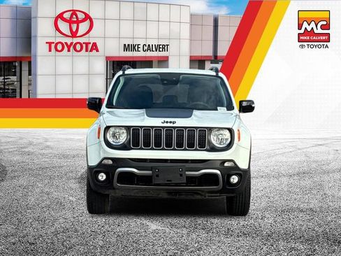 Used 2023 Jeep Renegade Latitude AWD/4WD image 8