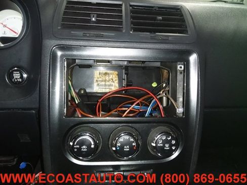 Used 2011 Dodge Challenger SE image 9