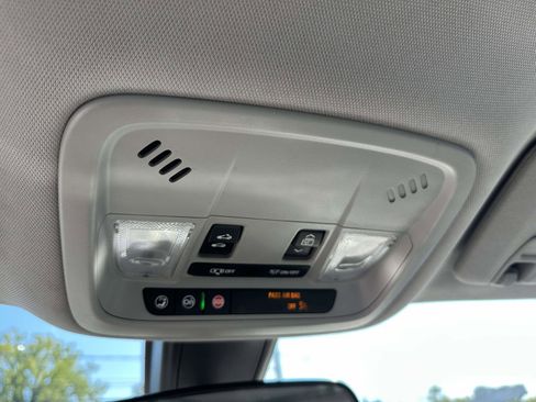 Used 2022 Chevrolet Malibu LT image 32