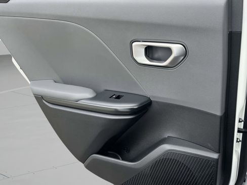 New 2025 Kia K4 LXS FWD image 17