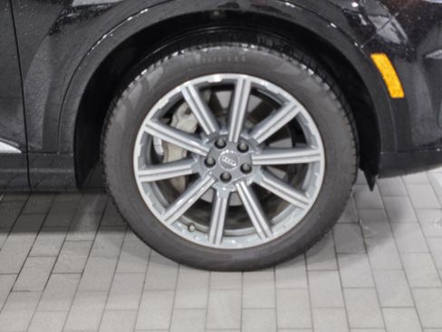 Used 2018 Audi Q7 3.0T Prestige w/ Prestige Package AWD/4WD image 11