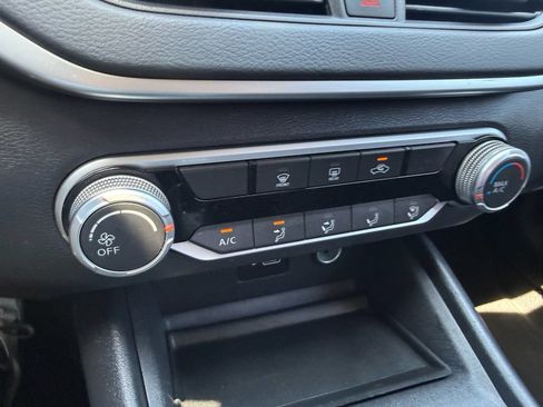 Used 2022 Nissan Altima 2.5 S FWD image 12