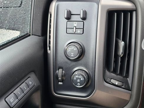 Used 2018 GMC Sierra 1500 SLT image 30