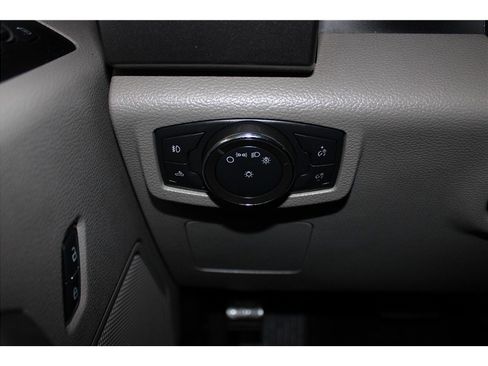 Used 2015 Ford F150 XLT image 28