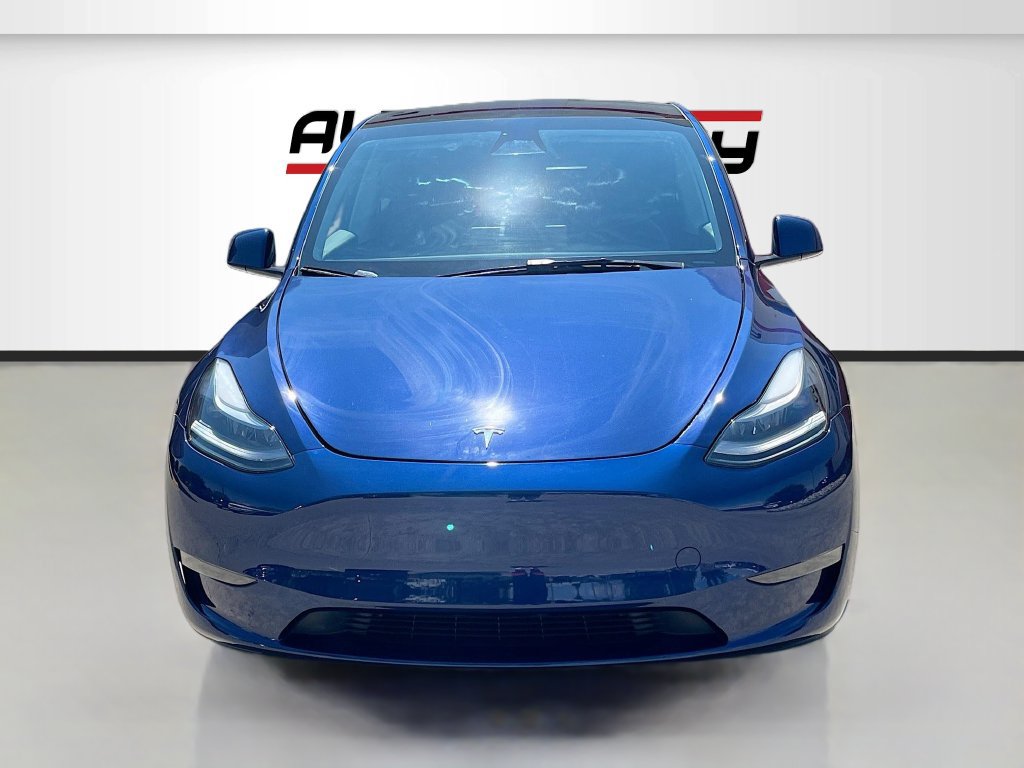 Used 2024 Tesla Model Y Long Range AWD/4WD image 2
