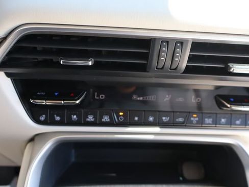 Used 2024 MAZDA CX-90 Plug-In Hybrid w/ Premium Plus AWD/4WD image 38
