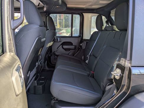 Used 2025 Jeep Wrangler Unlimited Rubicon 4xe w/ Convenience Group image 14