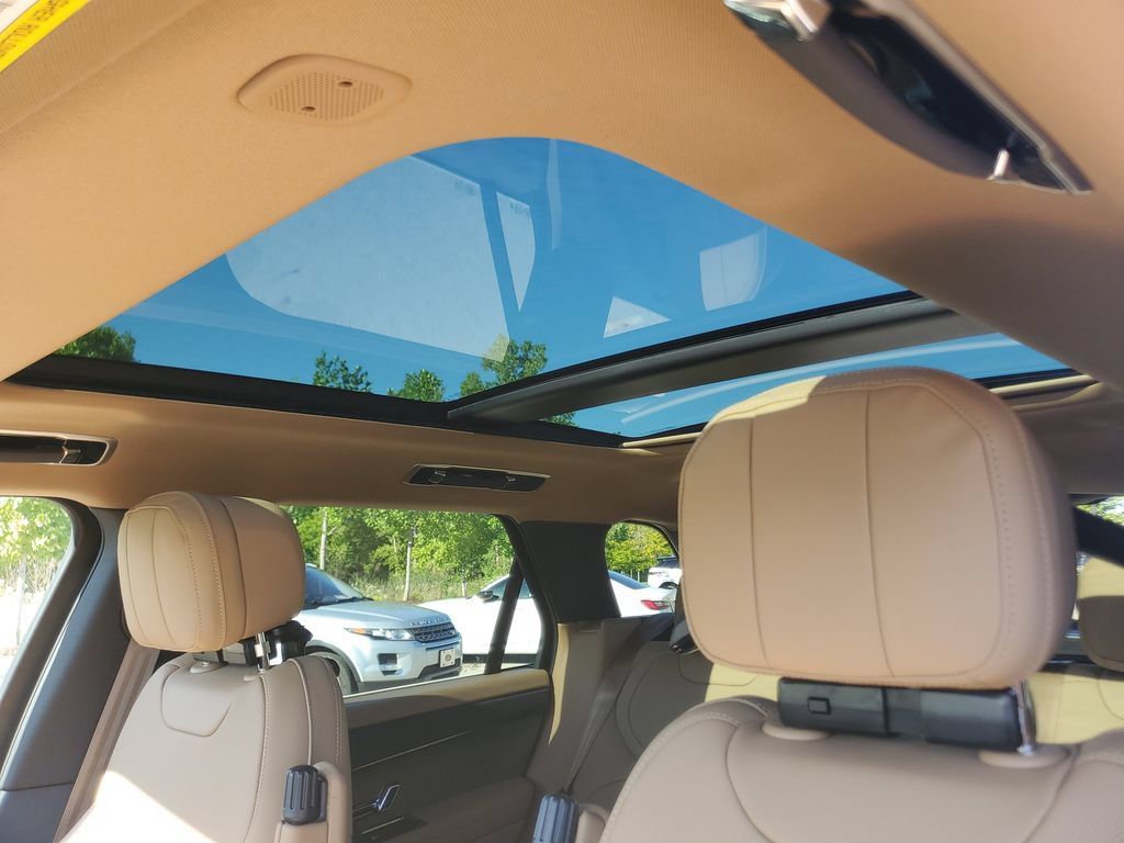 New 2027 Land Rover Range Rover Sport SE AWD/4WD image 13