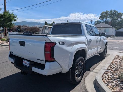 Used 2025 Toyota Tacoma TRD Sport w/ TRD Sport Premium Package AWD/4WD image 5