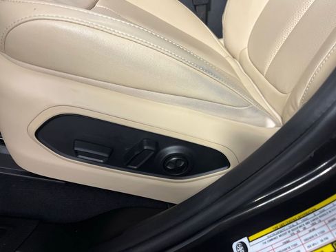 Used 2024 Jeep Grand Cherokee Limited w/ Luxury Tech Group II image 25