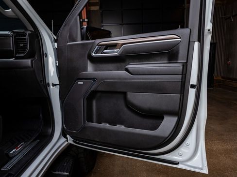 Used 2024 Chevrolet Silverado 1500 LT Trail Boss w/ Convenience Package II image 34