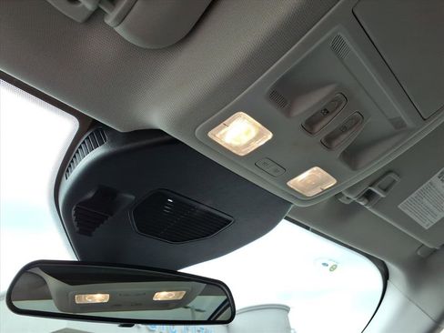 Used 2025 Ford Escape SE image 17