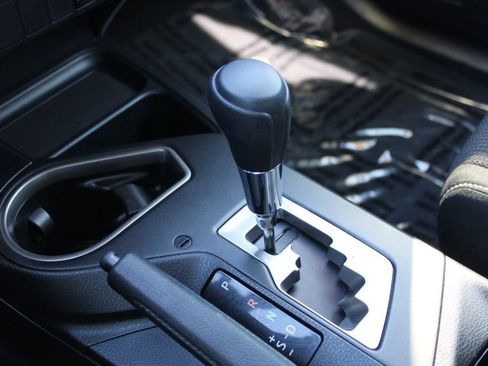 Used 2018 Toyota RAV4 XLE image 40