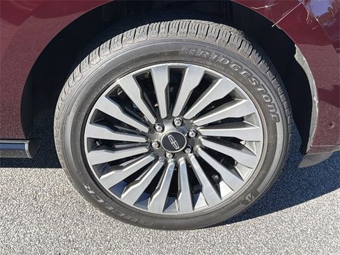 Used 2019 Lincoln Navigator L Reserve w/ Cargo Package image 12