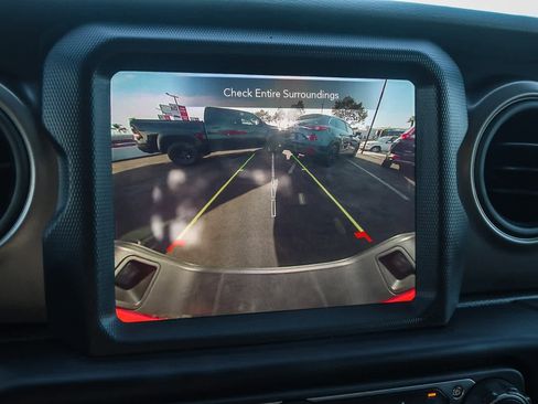 Used 2022 Jeep Gladiator Sport image 26