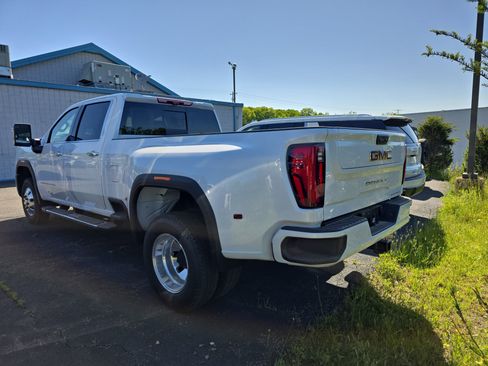 New 2026 GMC Sierra 3500 Denali w/ Denali Reserve Package AWD/4WD image 3