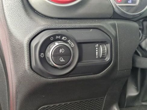 Used 2023 Jeep Gladiator Overland AWD/4WD image 11