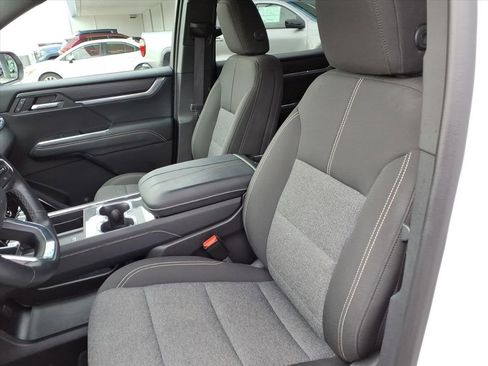 Used 2025 GMC Acadia Elevation image 11