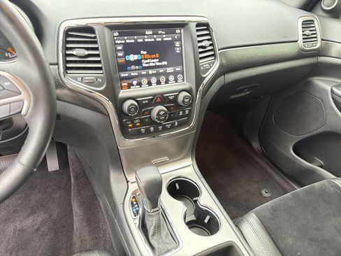 Used 2018 Jeep Grand Cherokee Altitude AWD/4WD image 33