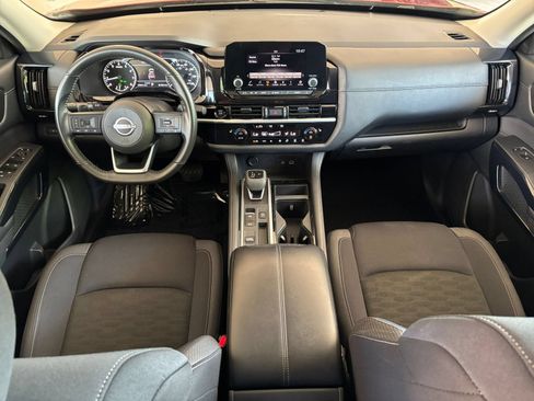 Used 2025 Nissan Pathfinder SV FWD image 36