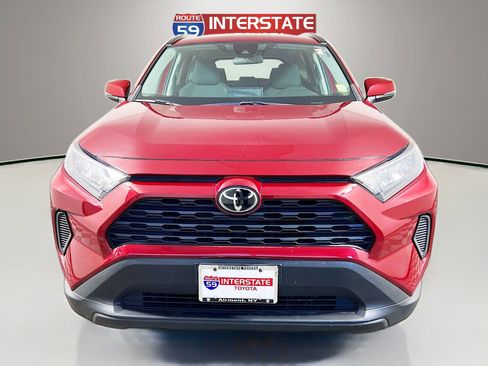 Used 2021 Toyota RAV4 LE image 2
