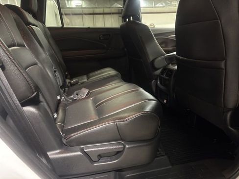 Used 2023 Honda Passport TrailSport image 12