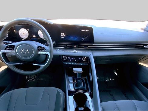 Used 2023 Hyundai Elantra SEL w/ Convenience Package FWD image 14