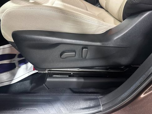 Used 2021 Subaru Ascent Premium w/ Convenience Package image 16