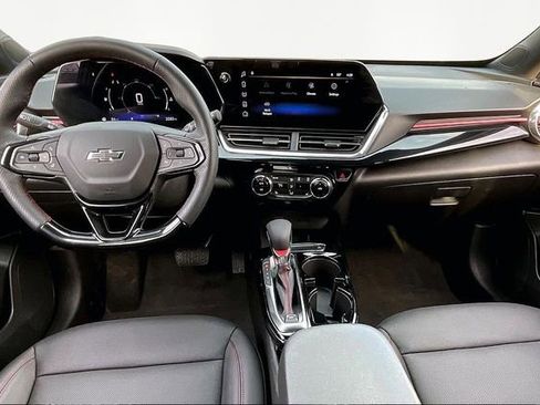 Used 2025 Chevrolet Trax RS w/ Driver Confidence Package image 7