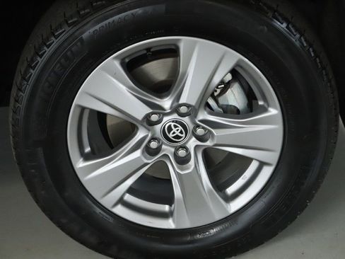 Used 2024 Toyota RAV4 XLE w/ Convenience Package AWD/4WD image 10
