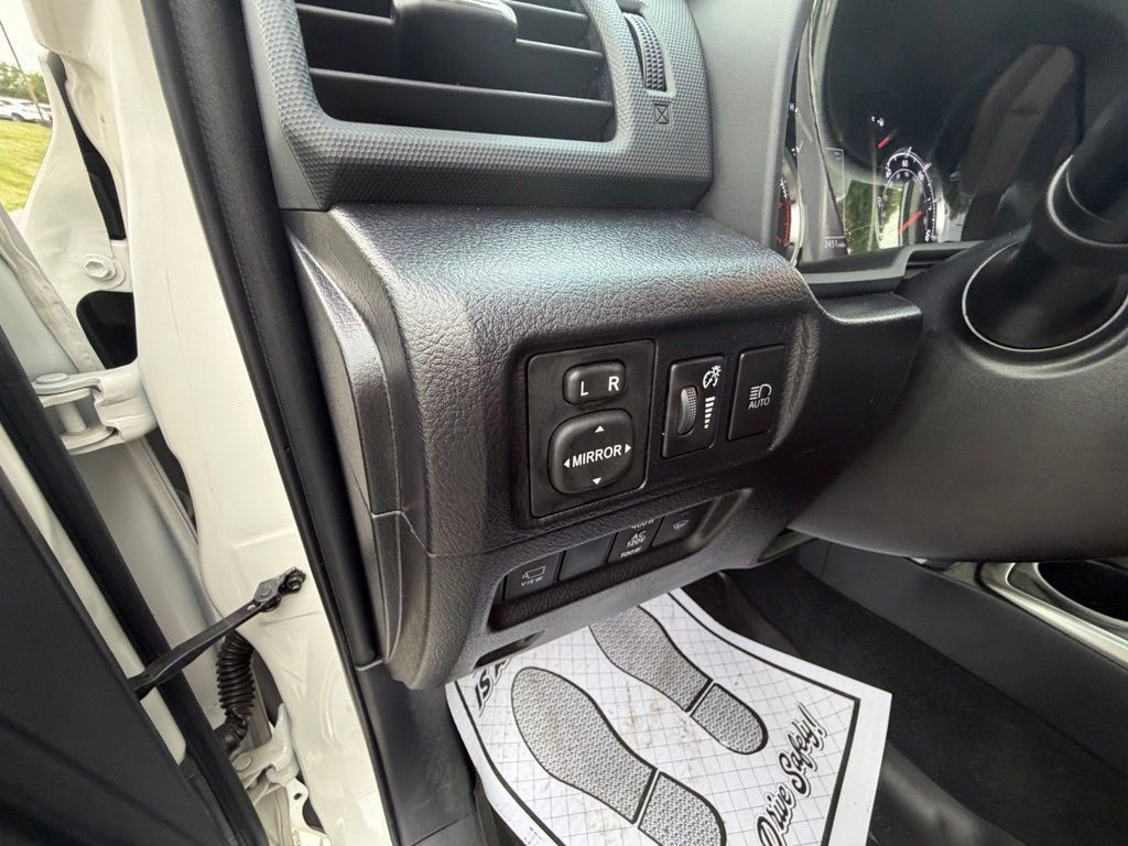 Used 2023 Toyota 4Runner Limited AWD/4WD image 23