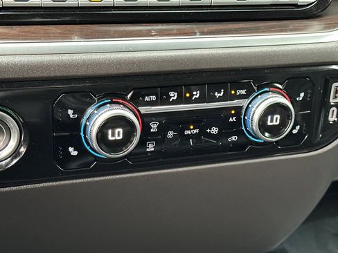 Used 2022 GMC Sierra 1500 SLT image 23