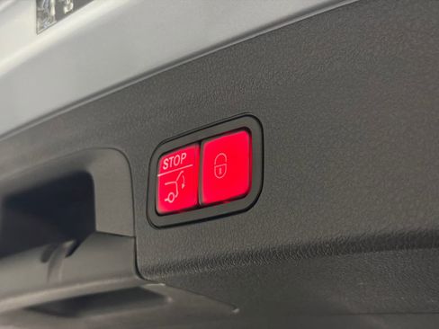 Used 2024 Mercedes-Benz GLE 450e 4MATIC image 10