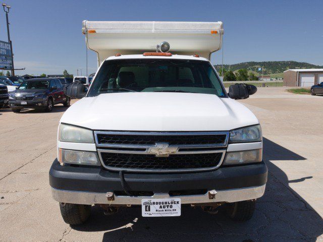 Used 2006 Chevrolet Silverado 3500 4x4 Crew Cab w/ Heavy-Duty Power Package image 6