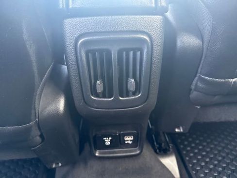 Used 2018 Jeep Compass Latitude w/ Popular Equipment Group image 20