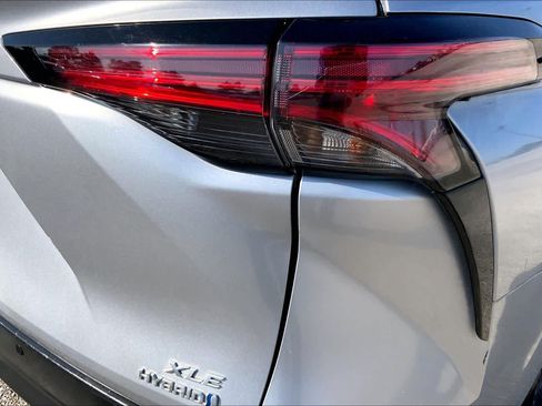 Used 2022 Toyota Sienna XLE FWD image 30
