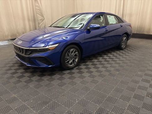 Used 2024 Hyundai Elantra SEL FWD image 1