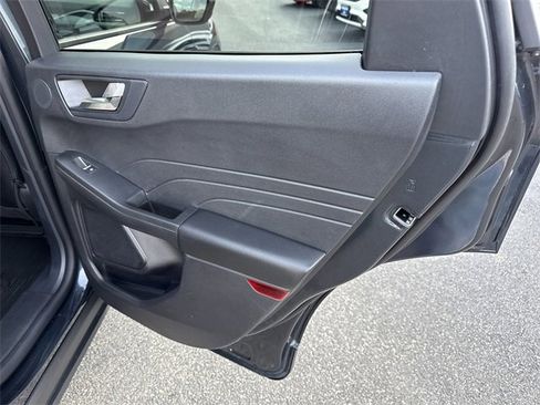 Used 2022 Ford Escape SEL w/ Technology Package image 32